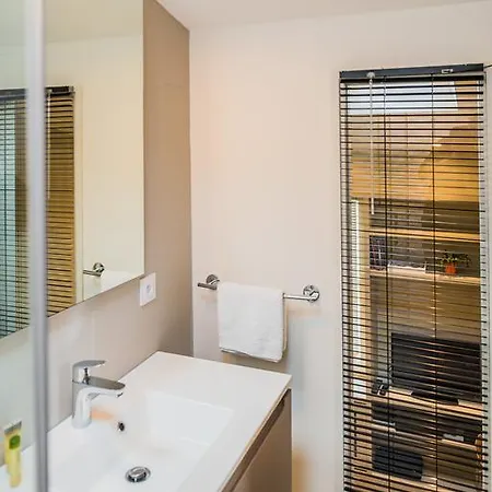 11 Place D'alliance Parking Apartment